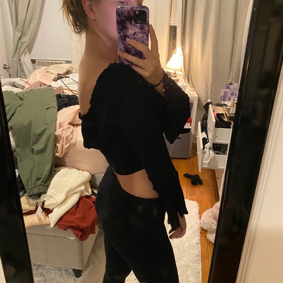 Kimchi blue cropped black bell-sleeve top - Picture 6 of 6